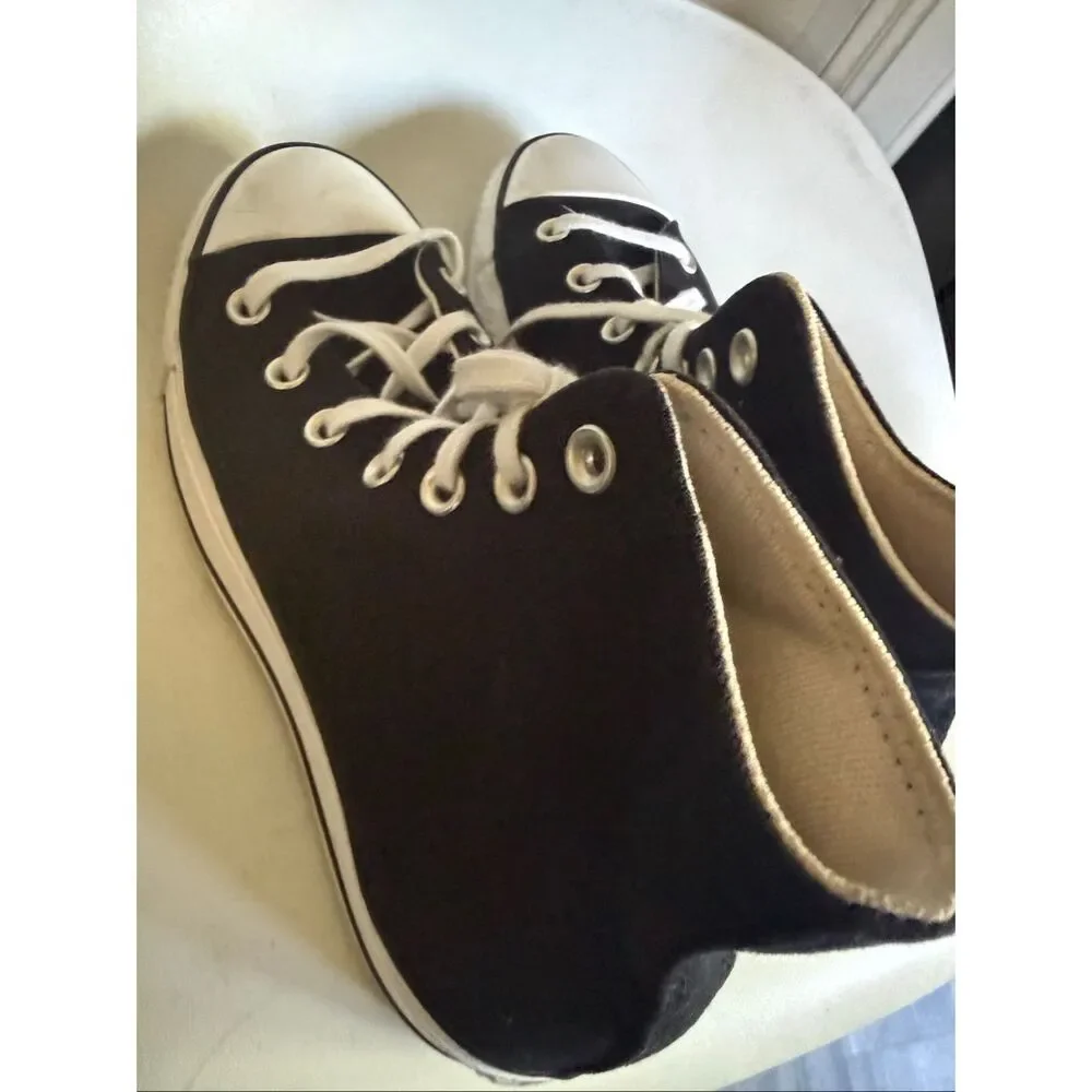 Converse women chuck
